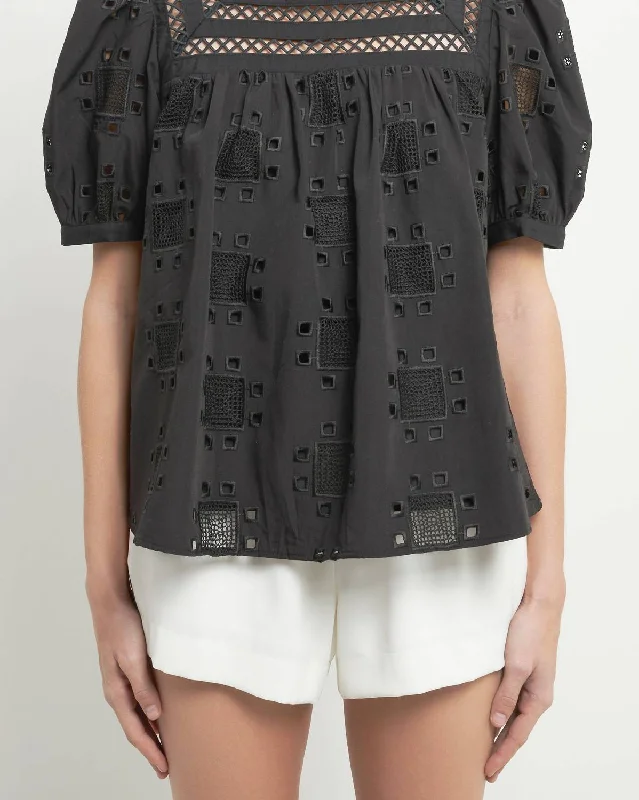 Geo Short Sleeve Blouse In Black