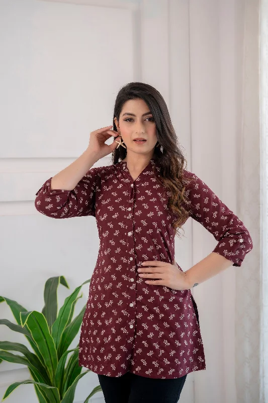 Women Burgundy Printed Straight Tunic With Three Quarter Sleeves