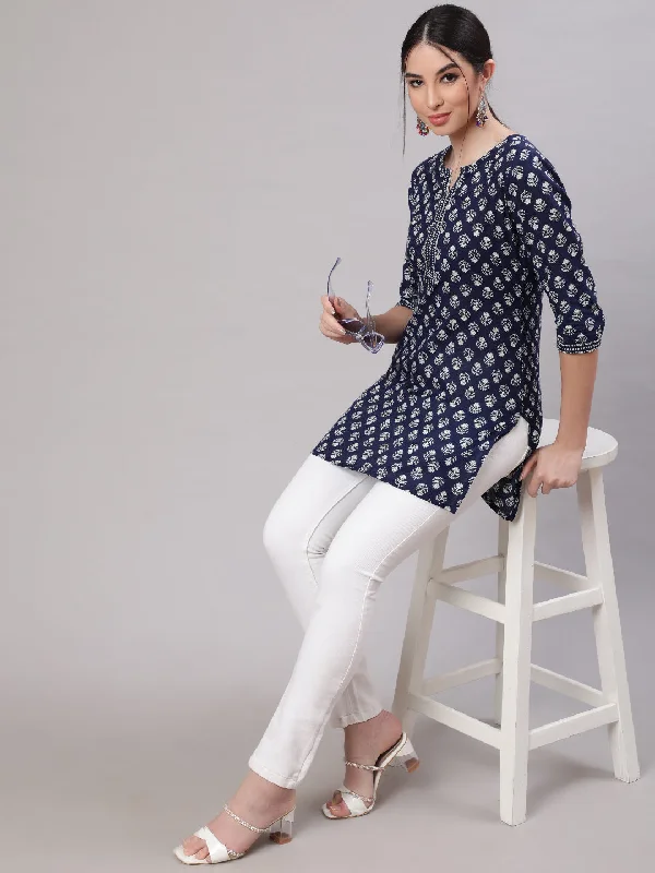 Women Blue Straight Tunic With Three Quaretr Sleeves