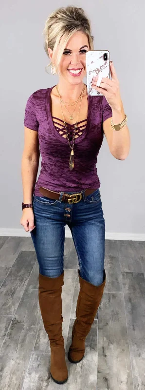 BASIC BURNOUT DEEP V-NECK TEE - PLUM